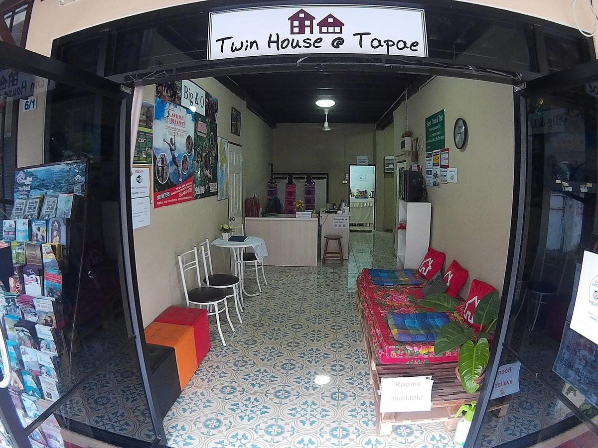 Hostal Twin House @ Tapae *