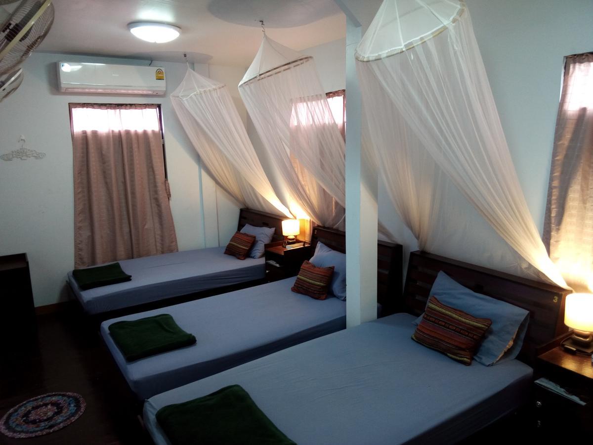 Hostal Twin House @ Tapae