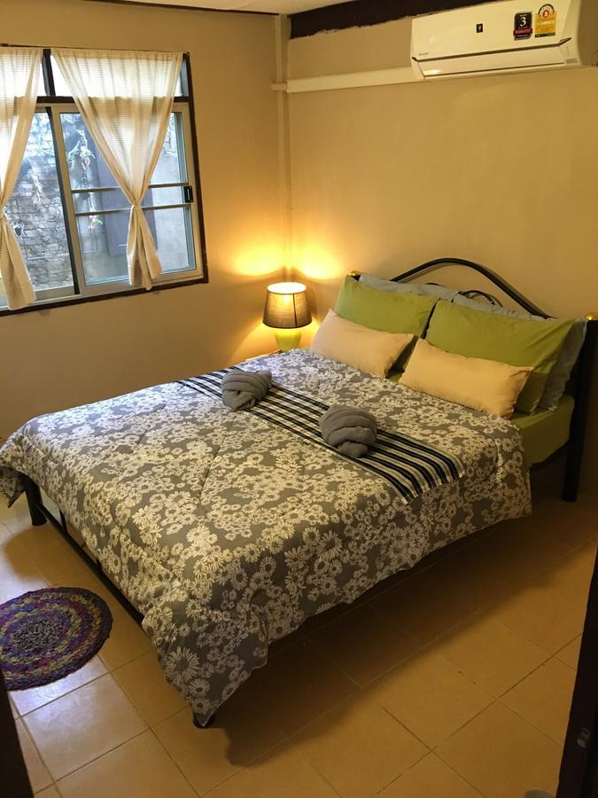 Twin House @ Tapae Hostal Chiang Mai