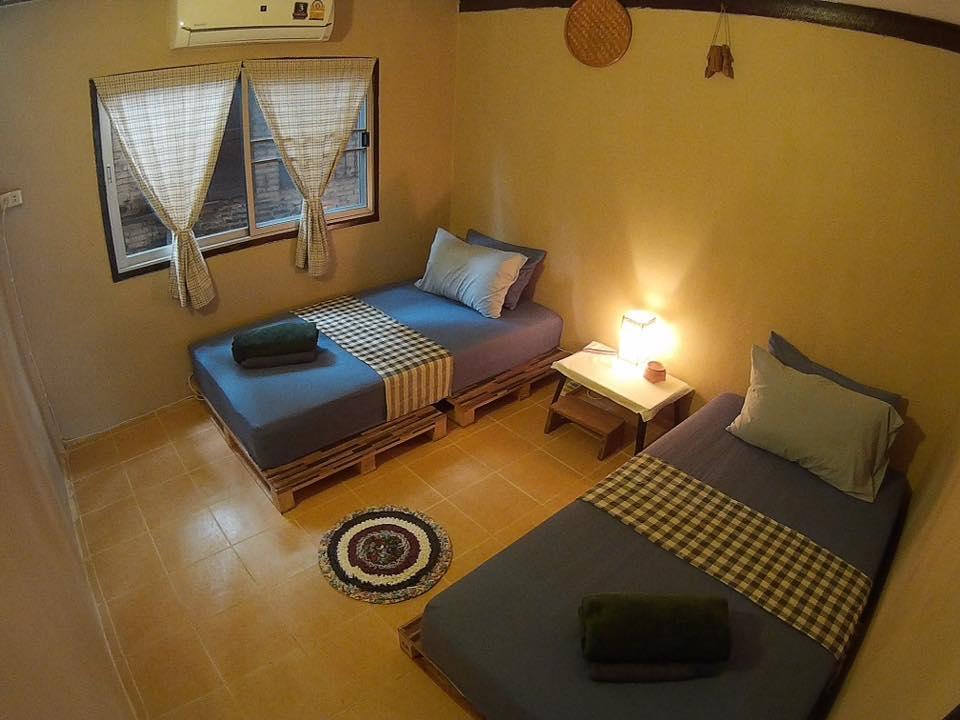 Hostal Twin House @ Tapae *