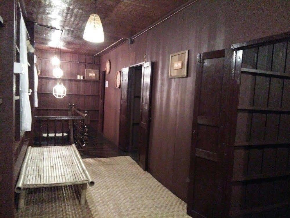 Hostal Twin House @ Tapae